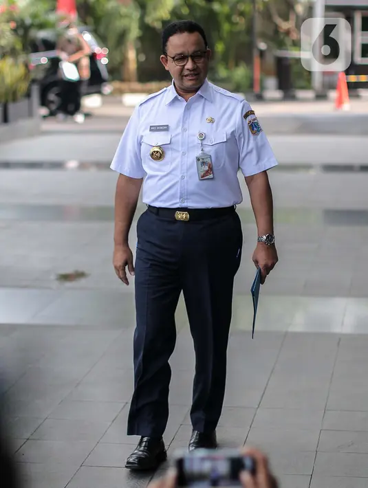 Gubernur DKI Jakarta Anies Baswedan saat tiba di Gedung KPK, Jakarta, Rabu (7/9/2022). Anies Baswedan dipanggil untuk menjalani pemeriksaan terkait laporan dugaan korupsi pada penyelenggaraan Formula E Jakarta. (Liputan6.com/Faizal Fanani)