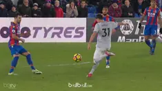 Nemanja Matic jadi penentu kemenangan Manchester United atas Crystal Palace. This video is presented by Ballball.