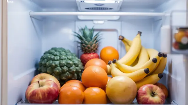 Buah-buahan dalam Kulkas.