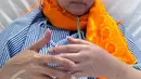 Artis senior Yana Zein disela menjalani pengobatan kanker di Rumah Sakit Siloam, Jakarta, Kamis (29/12). Yana Zein berjuang seorang diri melawan penyakit kanker payudara yang diidapnya pasca kematian suaminya bulan Juli lalu (Liputan6.com/Herman Zakharia)