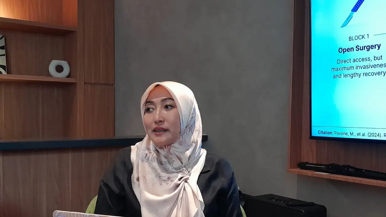 Dokter spesialis obstetri dan ginekologi Sita Ayu Arumi dari Eka Hospital MT Haryono menjelaskan beda kista dan miom.