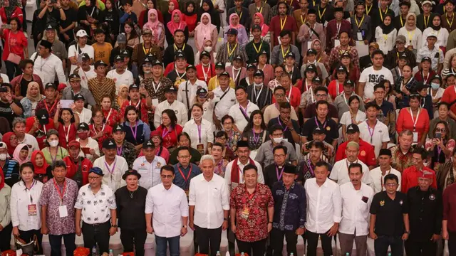 Bakal calon presiden PDI Perjuangan, Ganjar Pranowo melanjutkan lawatannya di Provinsi Banten.