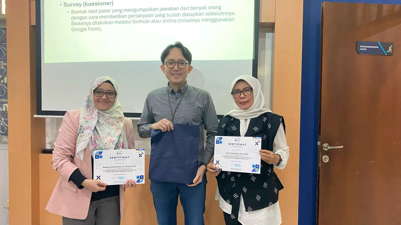 SBM ITB bekerjasama dengan Rumah BUMN Bandung mengadakan pelatihan bertemakan “Strategi Memenangkan Pasar Melalui Riset Brand Awareness dan Brand Image untuk Meningkatkan Daya Saing UKM” di Bandung, Jawa Barat, Jumat (13/6/2025) (Istimewa)