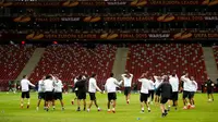 Jelang Final Liga Europa Sevilla Jajal Stadion Narodowy (Reuters / Carl Recine)