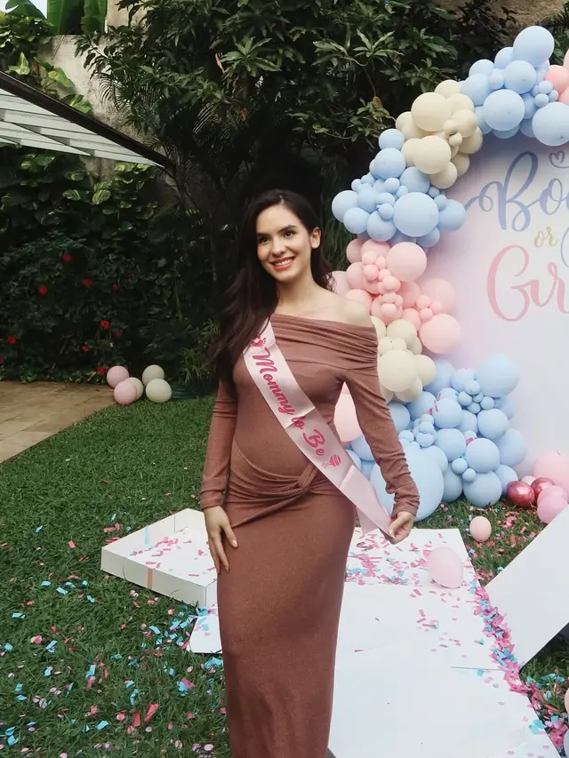 Pesona Steffi Zamora Umumkan Tengah Hamil Anak Perempuan, Tampil Anggun dengan Baby Bump