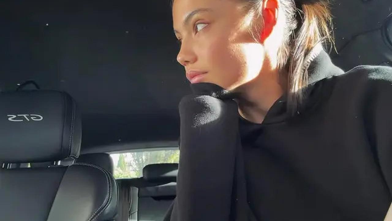 Potret Cantik Petenis Dunia Emma Raducanu di Luar Lapangan