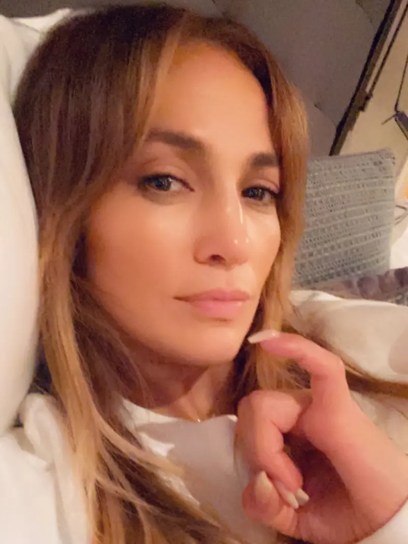 Jennifer Lopez Pamer Potret Tanpa Make up demi Misi Penting