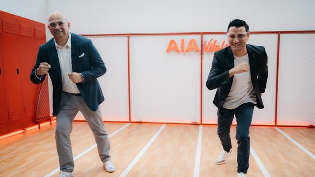 Jaga Kesehatan Mental Selama Pandemi, Christian Sugiono Rajin Olahraga dan Ajari Amak Berenang