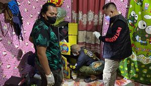 Polisi selidiki penyebab kematian seorang perempuan di Way Kenanga, Lampung. (Liputan6.com/Ardi Munthe)