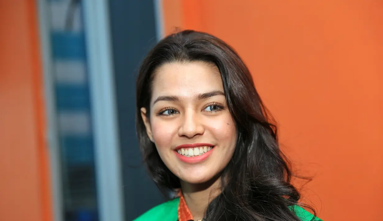 Memiliki tubuh ideal, menjadi dambaan setiap orang. Apalagi selebriti yang sering dituntut untuk tampil maksimal oleh para penggamarnya, disamping memiliki tubuh proforsional. (Adrian Putra/Bintang.com)