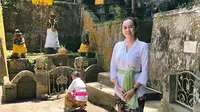 Aura Kasih Lakukan Dua Hal Wajib Ini Saat Ngabuburit