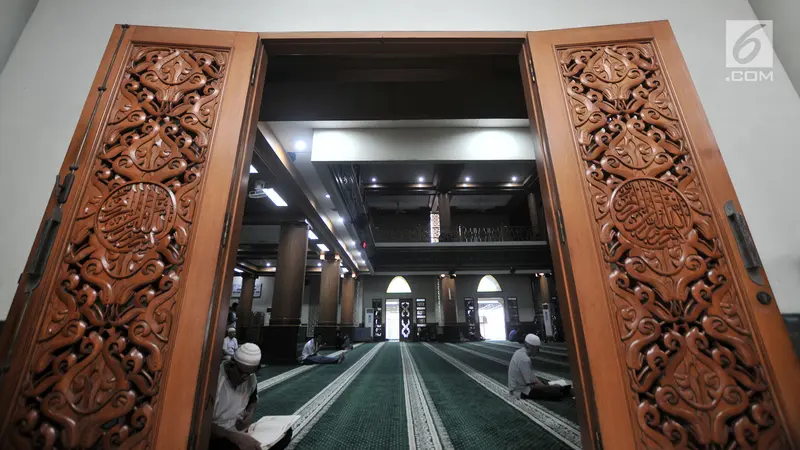 Mengunjungi Masjid Bersejarah Berusia 129 Tahun di Bekasi