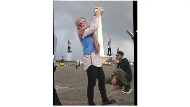 Minta Main Sepeda di Luar Ruangan, 7 Editan Foto Cowok Ini Kocak Abis
