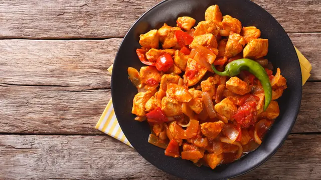 Resep Tumis Dada Ayam Saus Merah