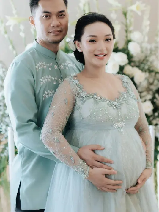 Zaskia Gotik 7 Bulanan (Instagram/rh_weddingplanner)