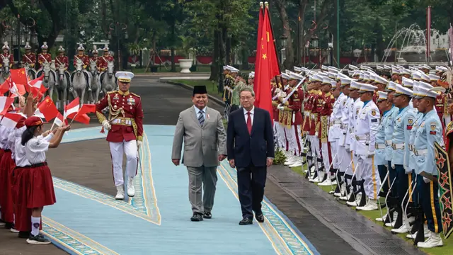 Momen Presiden Prabowo Sambut Kedatangan Perdana Menteri China Li Qiang