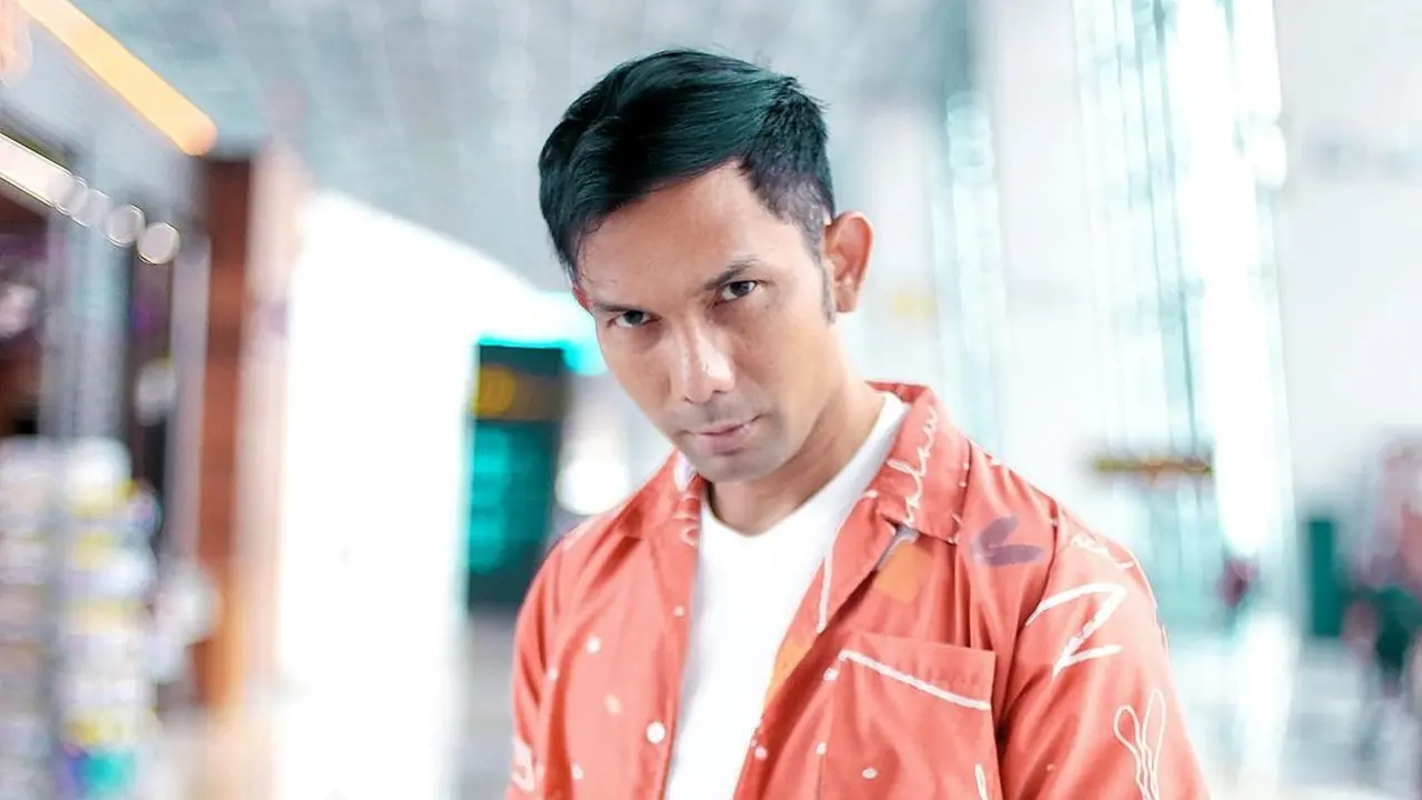 Indra Herlambang. (Foto: Instagram @indraherlambang)