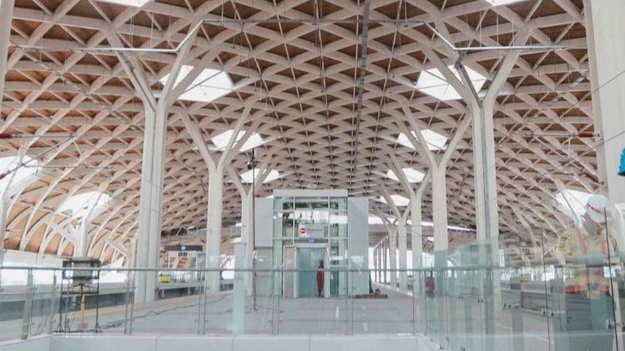 FOTO: Penampakan Mewah Stasiun KCJB di Halim yang Sudah Masuk Tahap Penyelesaian Akhir, September 2023 Siap Diuji Coba