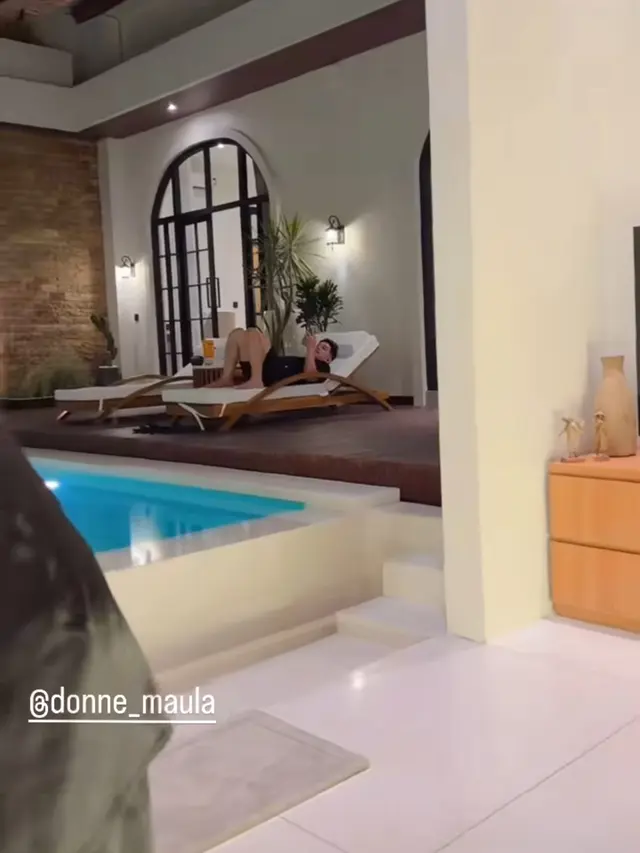 Bulan Madu Rizky Febian dan Mahalini