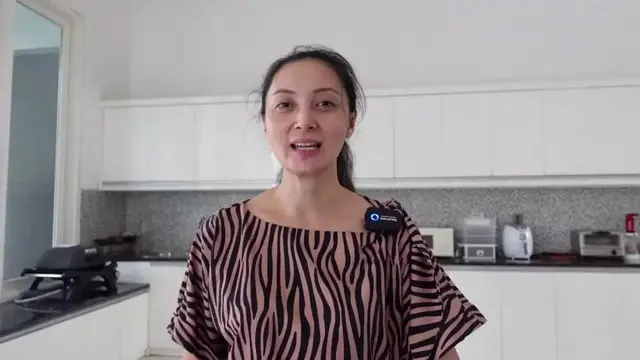 Potret Dapur Della Puspita. (YouTube/Dunia Della Puspita)