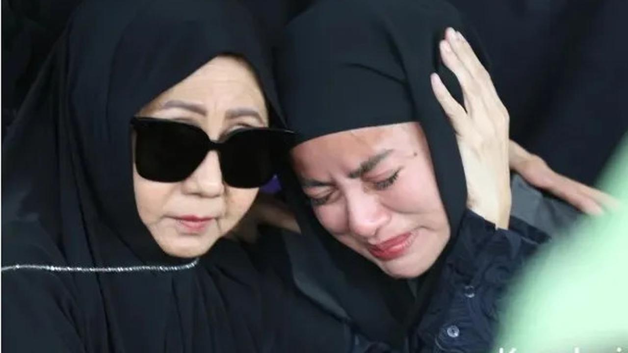 Olla Ramlan Baru Tiba dari Luar Kota, Tak di Sisi Ibunda Saat Meninggal