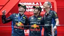 Kemenangan ini mengakhiri penantian panjang Max Verstappen untuk tampil sebagai juara pada balapan Formula 1 GP China. (PEDRO PARDO/AFP)