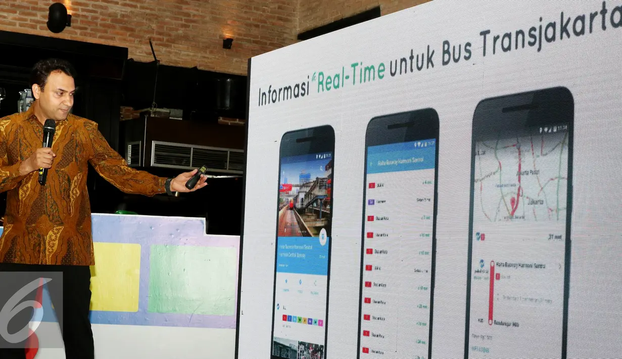 Direktur Google Maps Suren Ruhela menjelaskan fitur Transit dari Google Maps di Jakarta, Kamis (21/7). Transit adalah fitur dari Google Maps yang didesain untuk membantu perjalanan menggunakan transportasi publik. (Liputan6.com/Immanuel Antonius) 