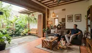 8 Rumah dengan Half Outdoor Living Room, Tren Baru untuk Iklim Tropis