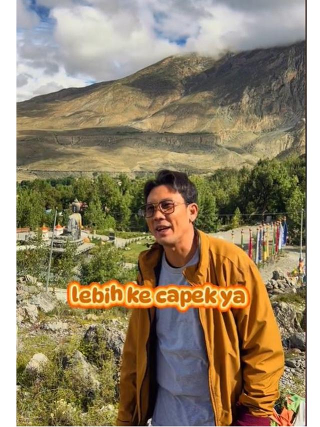 8 Potret Perjalanan Denny Sumargo di Nepal, Temui Berbagai Hal Unik