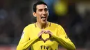 Striker Paris Saint-Germain (PSG), Angel Di Maria, melakukan selebrasi usai mencetak gol ke gawang Troyes pada laga Liga 1 Prancis di Stadion Aube, Sabtu (2/2/2018). Troyes takluk 0-2 dari PSG. (AFP/Franck Fife)