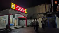 Pelaku pembunuhan satu keluarga di Kabupaten Tulang Bawang, Lampung, tewas setelah menyerang anggota kepolisian menggunakan senjata tajam saat hendak diamankan di Kabupaten Lampung Timur, Senin (5/10/2026). (Liputan6.com/Ardi Munthe)