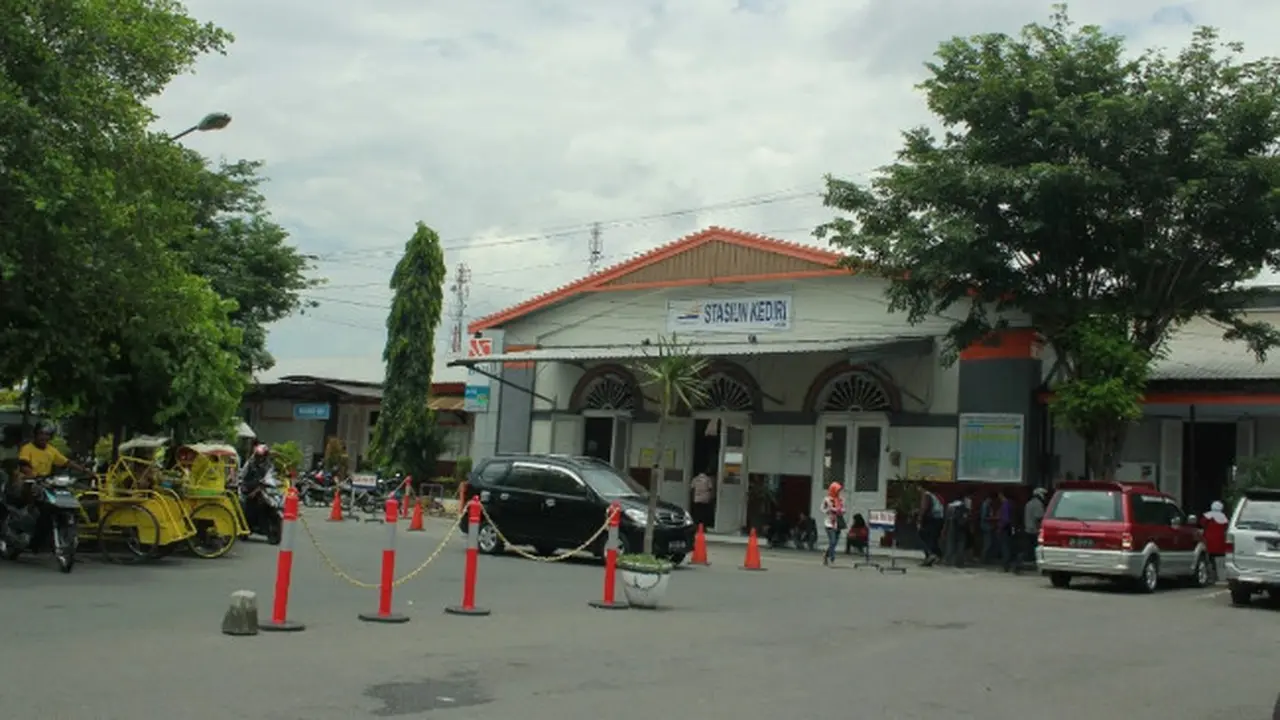 Menilik Sejarah Bangunan Stasiun Kediri Jawa Timur