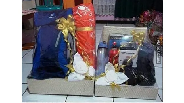 6 Hadiah Pernikahan Ini Nyeleneh Banget, Bikin Tepuk Jidat