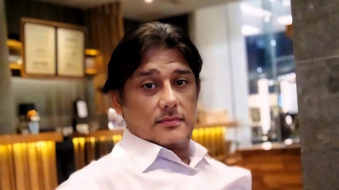 7 Potret Terbaru Anto Wijaya Pemeran Angling Dharma, Kini Usia 54 Tahun - Karismanya Dipuji Gak Hilang