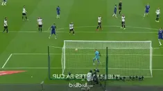 Nemanja Matic resmi berseragam Manchester United dan menandatangani kontrak selama 3 tahun. This video is presented by BallBall
