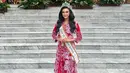 Harashta Haifa Zahra yang saat ini menjabat sebagai Puteri Indonesia 2024 dan Miss Supranational 2024 tampil memukau dalam balutan kebaya merah. [Foto: Instagram/harashtata]