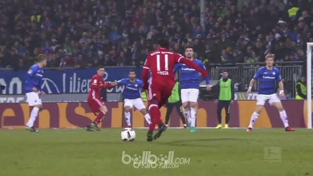 Berita video gol indah Douglas Costa, pemian Bayern Munchen yang di pinjamkan ke Juventus.