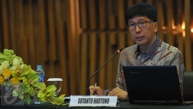 Presiden Direktur PT Surya Citra Media Tbk, Sutanto Hartono memaparkan kinerja PT Surya Citra Media Tbk, di Jakarta, Kamis (10/12/2015).