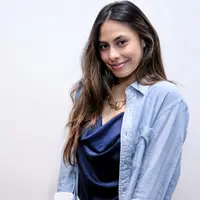 Valerie Thomas senang dengan pemandangan pantai. Dan pantai favoritnya adalah pantai Brighton yang berada di Borough, Brooklyn, New York. (Adrian Putra/Bintang.com)