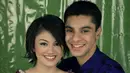 Seperti inilah wajah Agens Monica dan Didi Riyadi pada tahun 2003. Wajah   mereka masih imut ya. (Foto: instagram.com/malibu62studio)