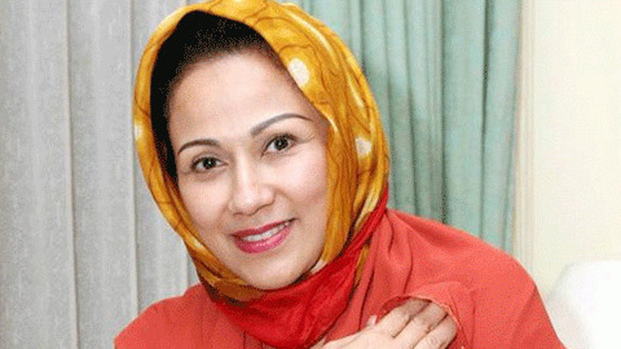 Camelia Malik - Titek Puspa buat yayasan