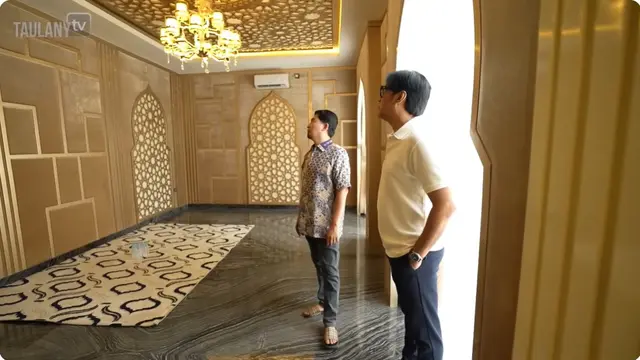 6 Potret Ruang Tamu di Rumah Ustaz Solmed, Lebih dari Satu dengan Desain Berbeda