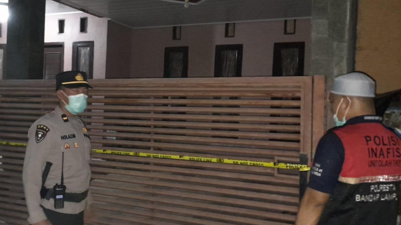 Ditegur Gara-Gara Ada Pesan di Akun TikTok, Pria di Bekasi Cekik hingga Jambak Kekasih