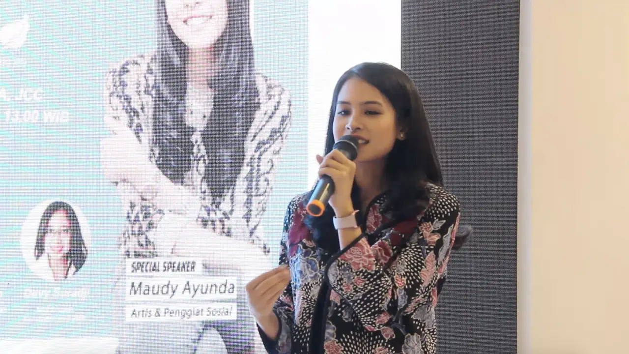 Maudy Ayunda Nyanyi di Booth Pertamina pada IBD Expo 2017