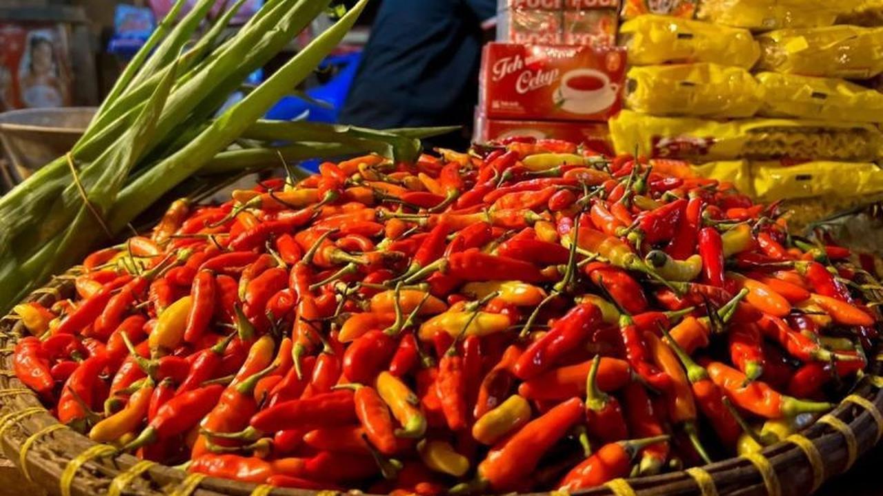 Data PIHPS: Harga Pangan Nasional Bawang Merah Tembus Rp42.550/kg, Cabai Rawit Rp49.800/kg