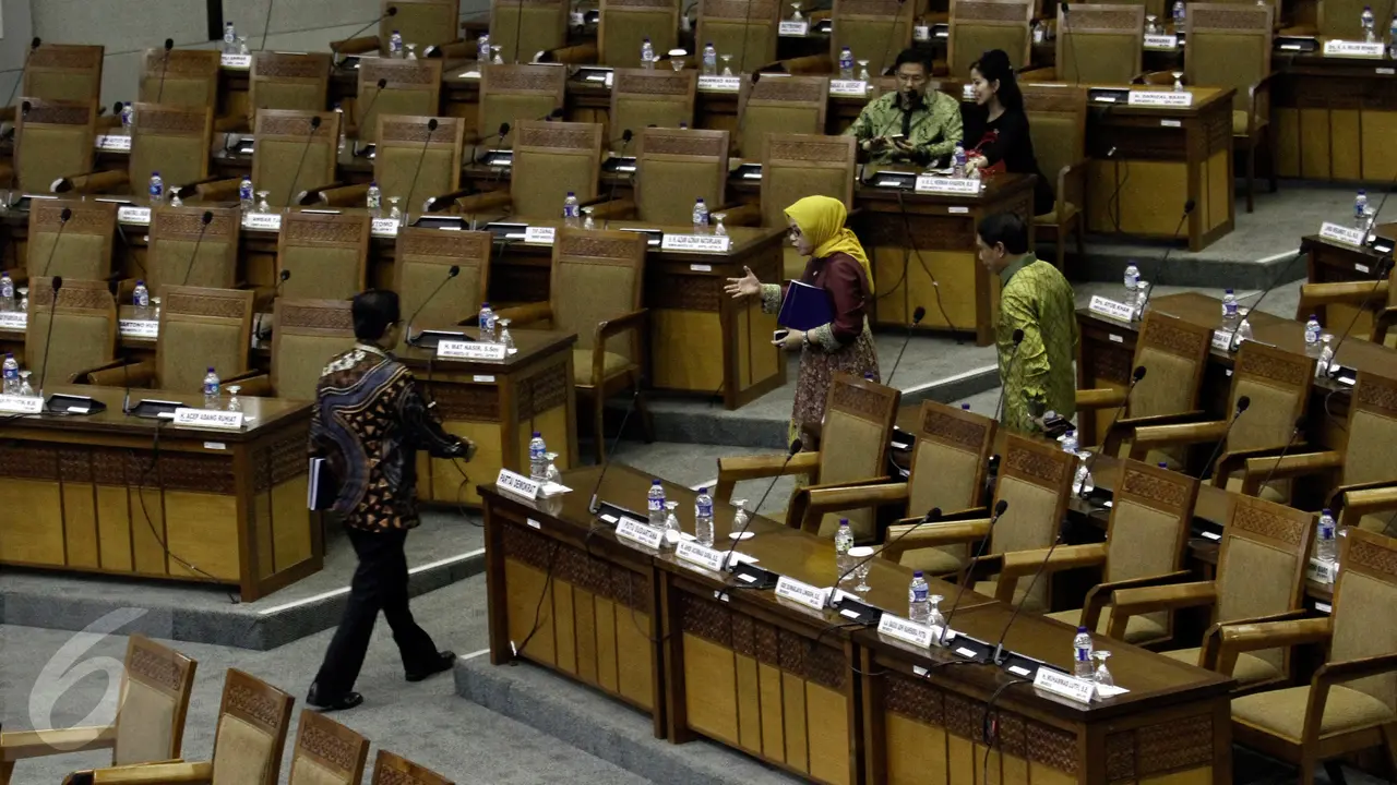 20160520-Rapat Paripurna DPR ke-27 Sepi Wakil Rakyat-Jakarta