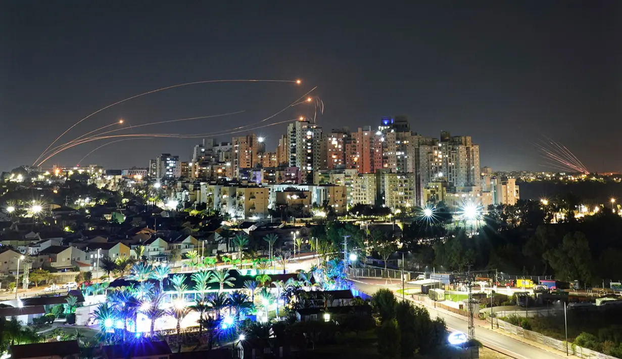 Kepala Urusan Bantuan Kemanusiaan PBB Martin Griffiths mengatakan harapan pupus dalam hitungan jam setelah gencatan senjata antara Israel dan Hamas berakhir pada Jumat pagi. (AP Photo/Tsafrir Abayov)