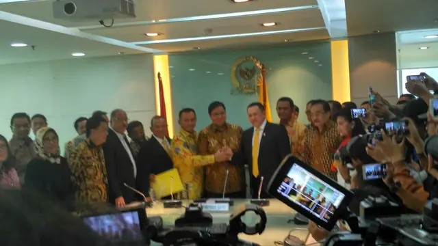 Partai Golkar resmi mengumumkan penunjukan Bambang Soesatyo sebagai Ketua DPR.