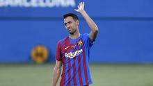 Sergio Busquets. Gelandang bertahan 33 tahun ini merupakan lulusan La Masia dan telah memperkuat Barcelona sejak 2008/2009. Ia menjadi pilihan utama saat Lionel Messi dan Andres Iniesta absen, seperti saat pertama kali menjadi kapten pada 3 Oktober 2015 kontra Sevilla. (Foto: AFP/Pau Barrena)