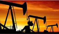 Harga minyak bumi kembali tertekan seiring permintaan melambat, sedangkan produksi minyak melimpah dan kekhawatiran ekonomi global.